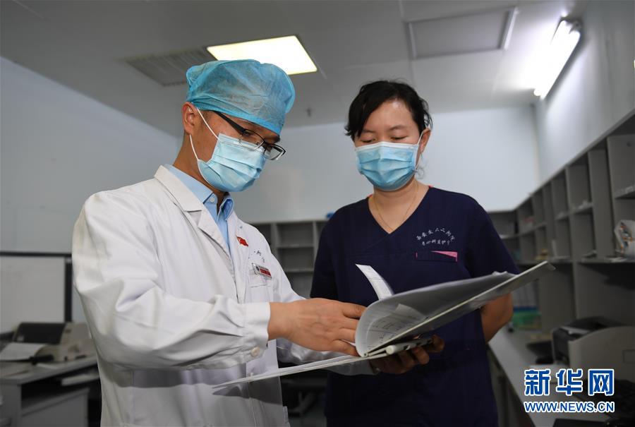 (一線(xiàn)抗疫群英譜·圖文互動(dòng))(8)張正良:“我們完成了自己的使命”