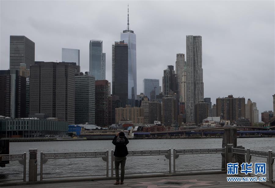 (國際·圖文互動(dòng))(2)疫情重創(chuàng)美國經(jīng)濟(jì)