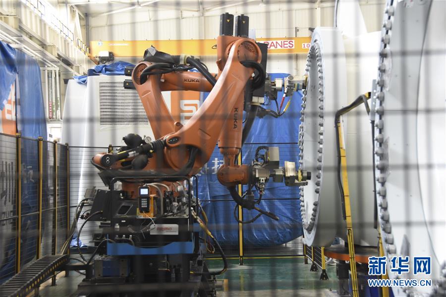 (聚焦復(fù)工復(fù)產(chǎn)·圖文互動(dòng))(2)聆聽(tīng)復(fù)蘇的腳步——新疆企業(yè)一線生產(chǎn)見(jiàn)聞