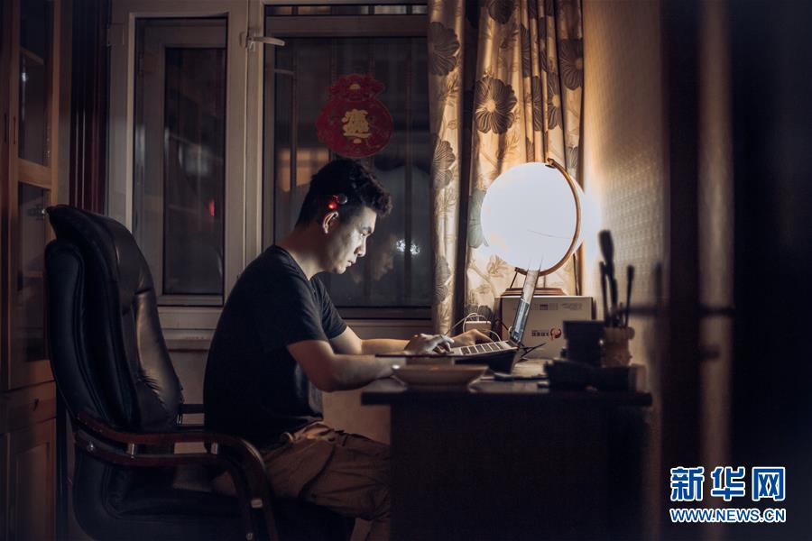 (在習(xí)近平新時代中國特色社會主義思想指引下——新時代新作為新篇章·習(xí)近平總書記關(guān)切事·圖文互動)(5)增強困難群眾對疫情影響的抵抗力