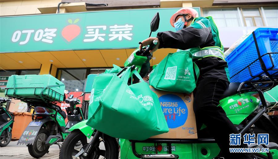 (新華全媒頭條·圖文互動(dòng))(1)“風(fēng)”起“云”涌 中國(guó)品牌在全球戰(zhàn)“疫”中崛起