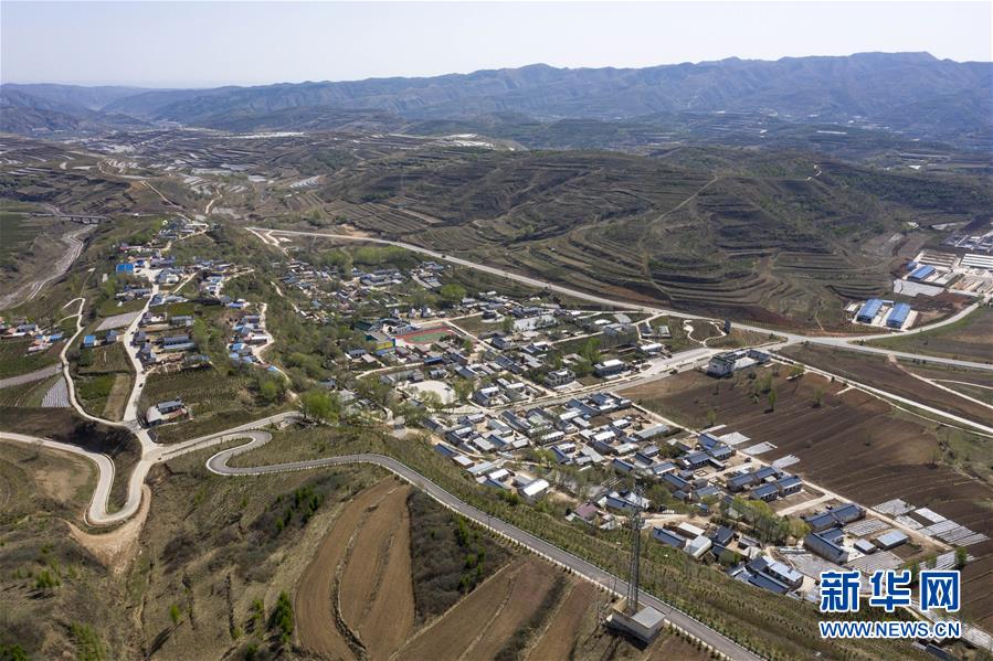 （新華全媒頭條&middot;圖文互動(dòng)）（4）初夏，循著總書記的腳步探訪產(chǎn)業(yè)扶貧新事