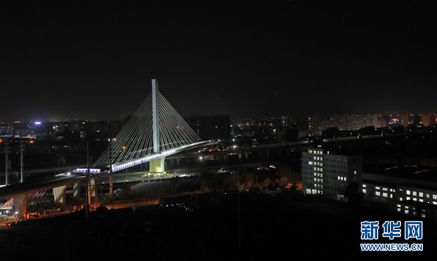 （在習(xí)近平新時(shí)代中國(guó)特色社會(huì)主義思想指引下&mdash;&mdash;新時(shí)代新作為新篇章&middot;習(xí)近平總書(shū)記關(guān)切事&middot;圖文互動(dòng)）（5）新機(jī)遇、新引擎&mdash;&mdash;重大工程重大項(xiàng)目建設(shè)新動(dòng)向觀察