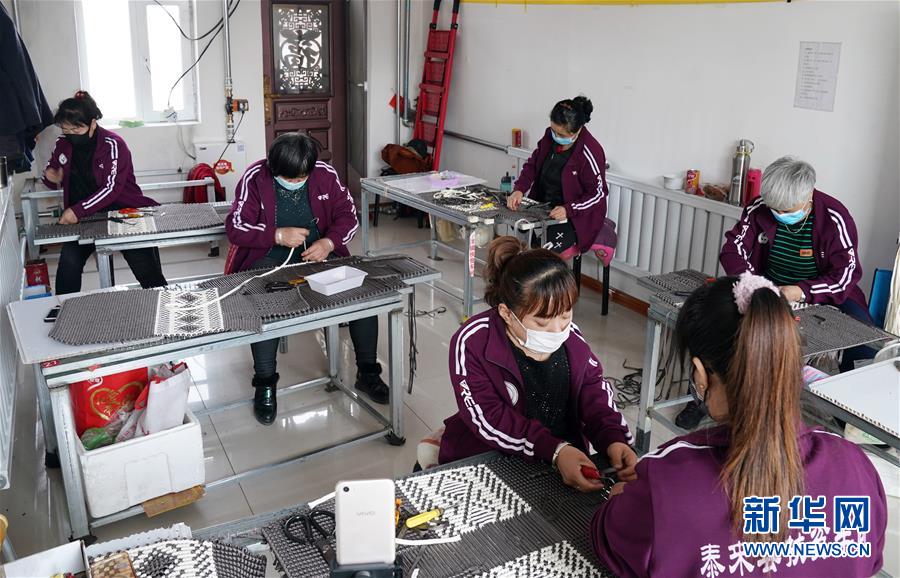 （在習近平新時代中國特色社會主義思想指引下&mdash;&mdash;新時代新作為新篇章&middot;習近平總書記關切事&middot;圖文互動）（2）助你飛翔，擁抱陽光&mdash;&mdash;助力殘疾人脫貧攻堅故事