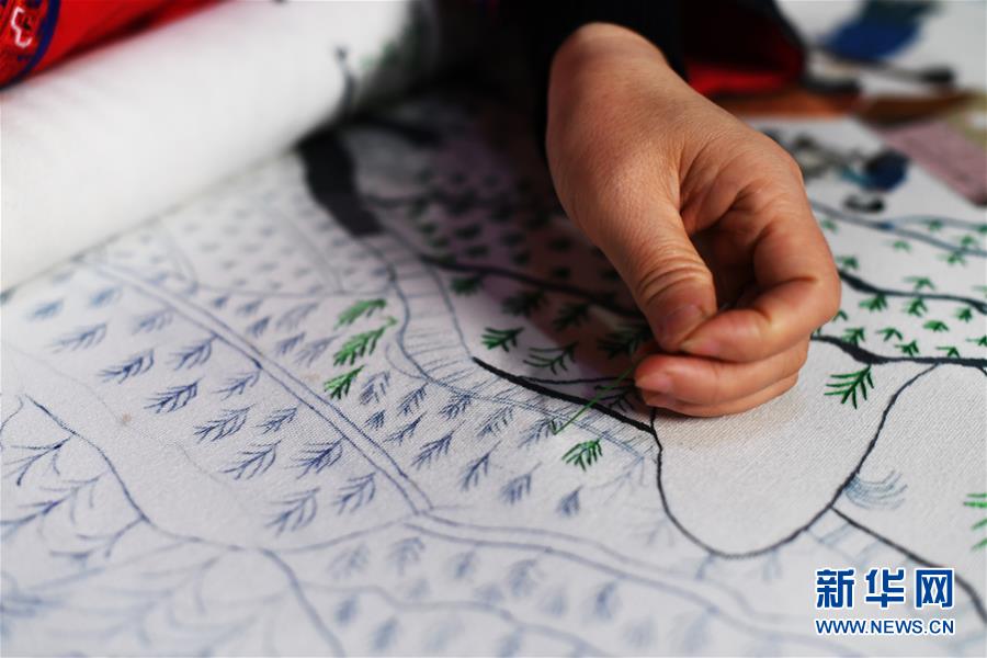 （兩會人物&middot;圖文互動）（2）帶娃、賺錢兩不誤&mdash;&mdash;一位農(nóng)民工代表眼中的脫貧新工作