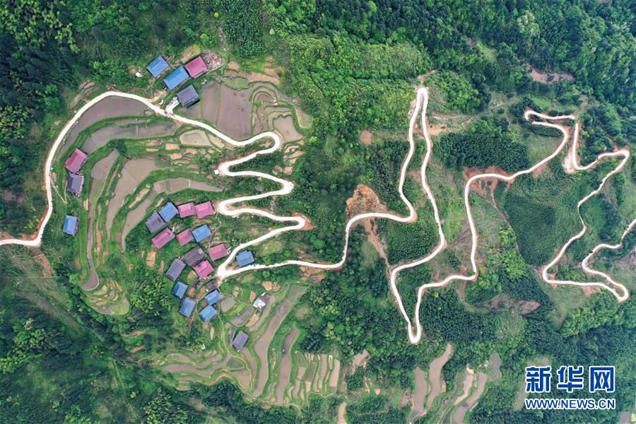 (新華全媒頭條·兩會(huì)特別報(bào)道·圖文互動(dòng))(2)從取得決定性成就到奪取全面勝利——從全國兩會(huì)看決戰(zhàn)決勝脫貧攻堅(jiān)