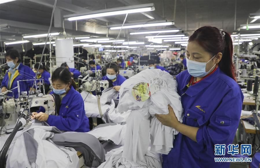 (新華全媒頭條·兩會精神看落實(shí)·圖文互動)(1)培育新機(jī) 開辟新局——落實(shí)全國兩會精神激發(fā)經(jīng)濟(jì)發(fā)展新動能述評