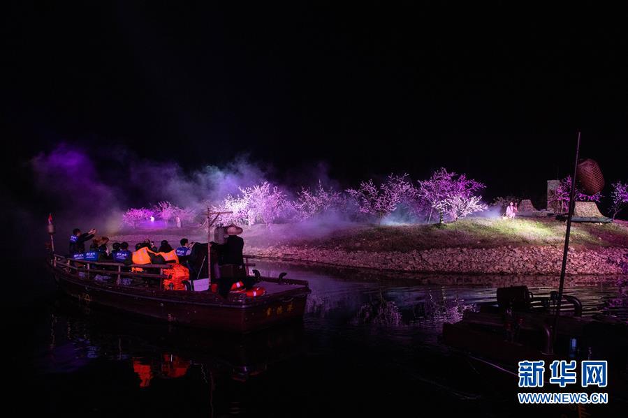 (圖文互動)(4)美了鄉(xiāng)村 富了山民——湖南崛起一批文旅特色小鎮(zhèn)