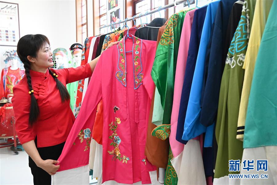 (新華全媒頭條·圖文互動(dòng))(3)沿著習(xí)近平總書記考察時(shí)的“非遺”足跡