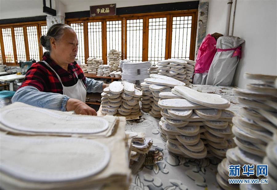 (新華全媒頭條·圖文互動(dòng))(7)沿著習(xí)近平總書記考察時(shí)的“非遺”足跡