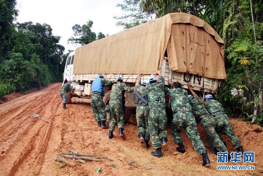 (新華全媒頭條·圖文互動)(2)崢嶸歲月30年 中國藍盔衛(wèi)和平