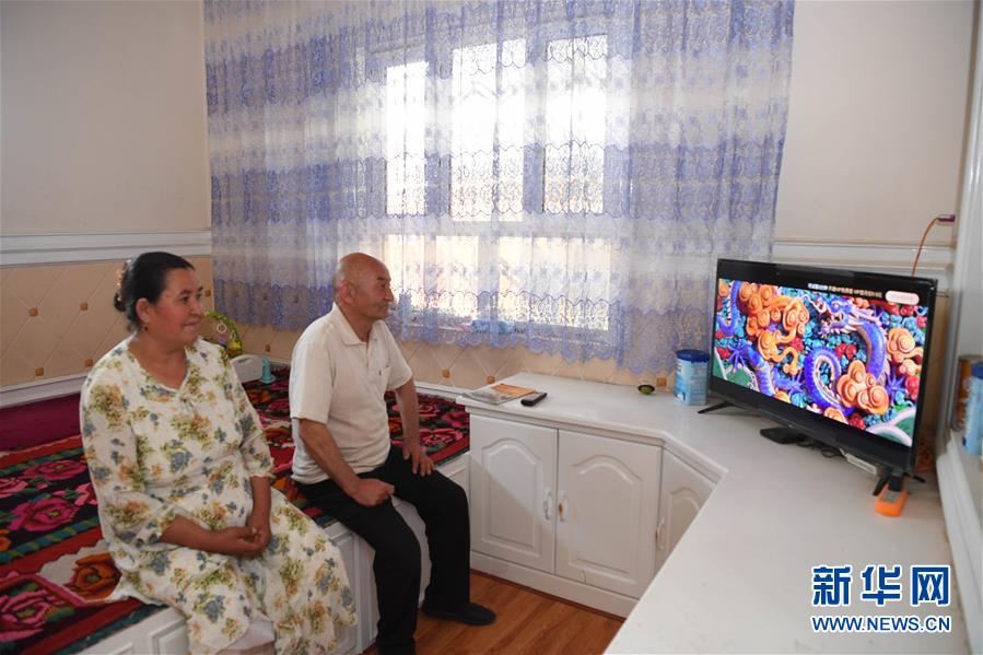 （決戰(zhàn)決勝脫貧攻堅&middot;聚焦三區(qū)三州&middot;圖文互動）（1）安居房里的新物件