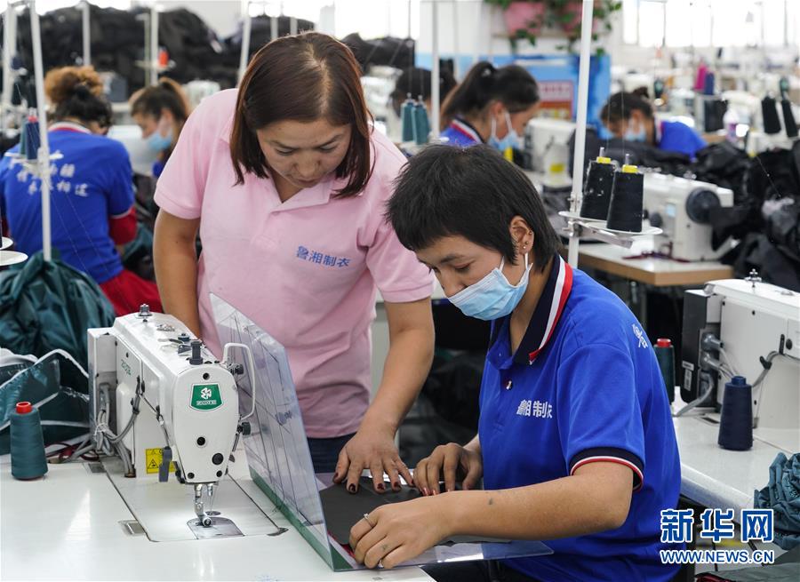 (決戰(zhàn)決勝脫貧攻堅·圖文互動)(2)紡織女工進(jìn)城記