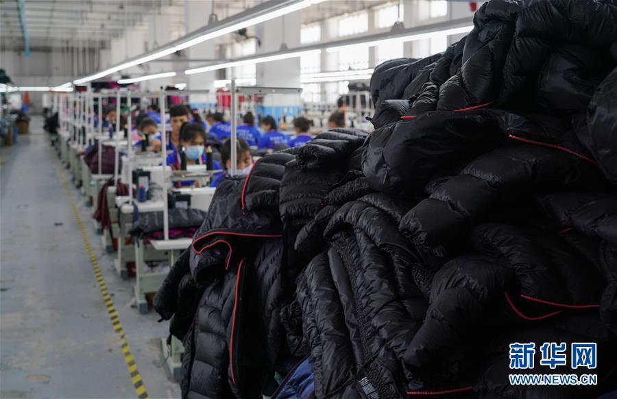 (決戰(zhàn)決勝脫貧攻堅·圖文互動)(3)紡織女工進(jìn)城記