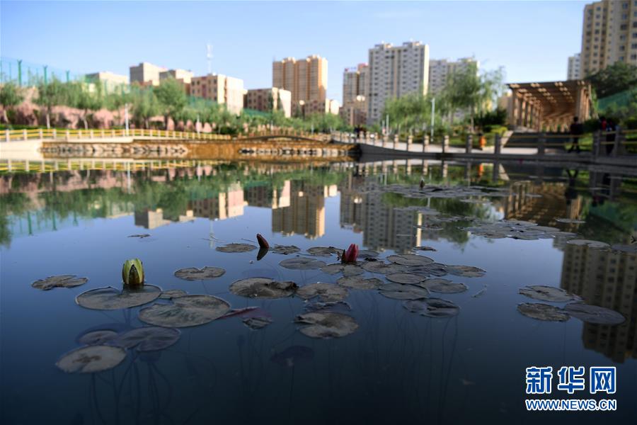 (決戰(zhàn)決勝脫貧攻堅(jiān)·聚焦“三區(qū)三州”·圖文互動(dòng))(1)“古老”和田展現(xiàn)新時(shí)尚