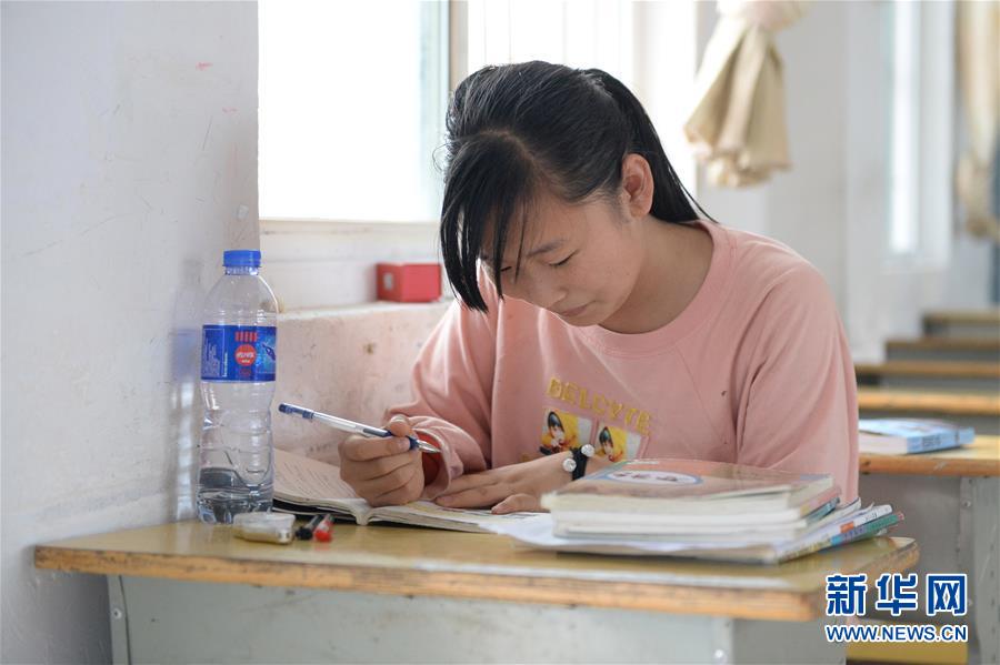 (在習(xí)近平新時(shí)代中國特色社會(huì)主義思想指引下——新時(shí)代新作為新篇章·習(xí)近平總書記關(guān)切事·圖文互動(dòng))(2)戰(zhàn)洪魔 保安全——近期防汛救災(zāi)熱點(diǎn)觀察