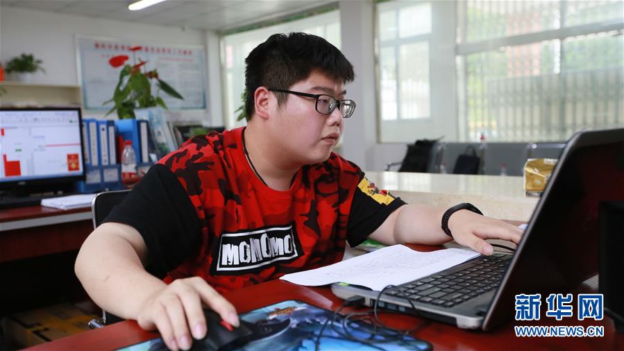  （新華全媒頭條&middot;圖文互動(dòng)）（3）青春，在希望的田野上&mdash;&mdash;大別山區(qū)尋訪&ldquo;城歸&rdquo;大學(xué)畢業(yè)生