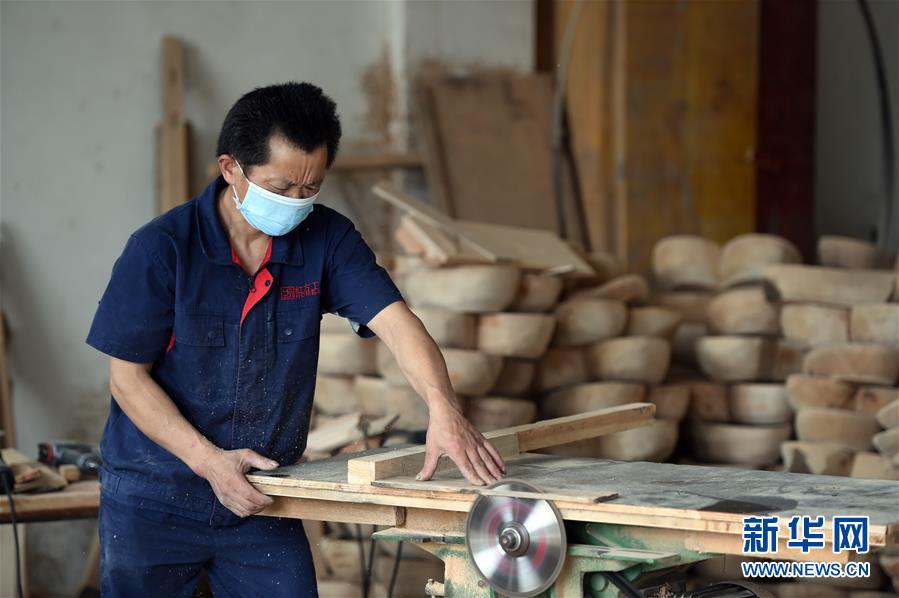  （新華全媒頭條&middot;圖文互動(dòng)）（5）青春，在希望的田野上&mdash;&mdash;大別山區(qū)尋訪&ldquo;城歸&rdquo;大學(xué)畢業(yè)生