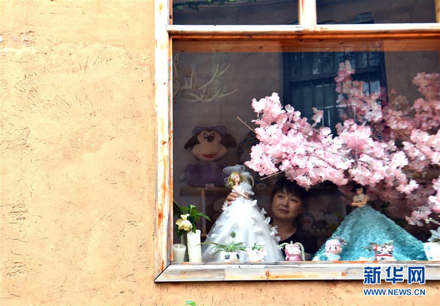 (新華全媒頭條·走向我們的小康生活·圖文互動(dòng))(9)大山深處有“新家”——大別山村繪出現(xiàn)代版“富春山居圖”