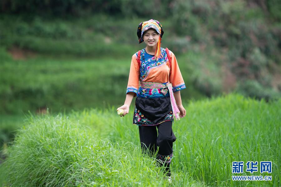 （新華全媒頭條&middot;走向我們的小康生活&middot;圖文互動）（4）那山，那人，那苗寨&mdash;&mdash;十八洞村三代人的奮斗史