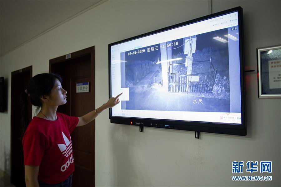 （防汛抗洪&middot;圖文互動）（5）在大堤上成長，為人民守護&mdash;&mdash;洪水中的青年&ldquo;生力軍&rdquo;