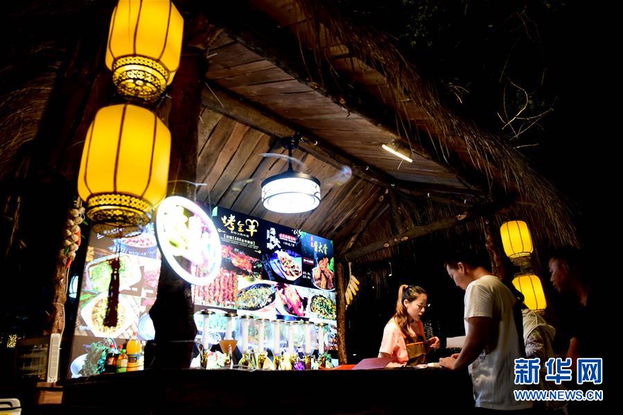 （決戰(zhàn)決勝脫貧攻堅(jiān)&middot;圖文互動(dòng)）（1）愚公村里看變遷