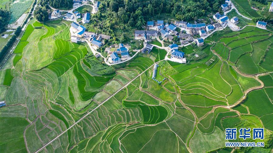 （走向我們的小康生活&middot;圖文互動）（2）紅色圣地的&ldquo;初心答卷&rdquo;&mdash;&mdash;革命老區(qū)遵義肝膽相照寫征程