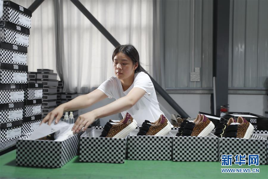 （落實(shí)&ldquo;六穩(wěn)&rdquo;&ldquo;六保&rdquo;一線見聞&middot;圖文互動(dòng)）（3）&ldquo;不讓一名貧困勞動(dòng)力失業(yè)！&rdquo;&mdash;&mdash;三峽庫(kù)區(qū)穩(wěn)就業(yè)見聞