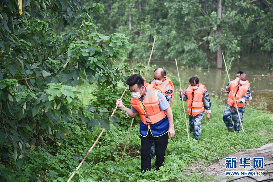 （在習(xí)近平新時(shí)代中國特色社會(huì)主義思想指引下&mdash;&mdash;新時(shí)代新作為新篇章&middot;習(xí)近平總書記關(guān)切事&middot;圖文互動(dòng)）（2）戰(zhàn)疫魔,斗洪魔&mdash;&mdash;湖北全力應(yīng)對防疫、防汛疊加&ldquo;雙考&rdquo;