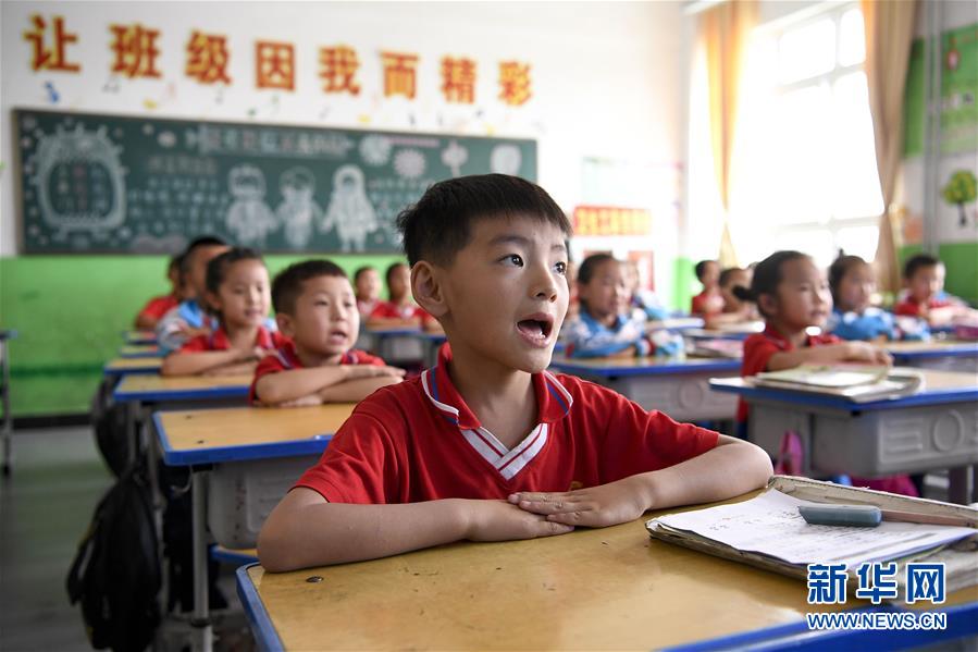 （新華全媒頭條&middot;走向我們的小康生活&middot;圖文互動）（16）23萬人的命運(yùn)轉(zhuǎn)折&mdash;&mdash;我國最大易地生態(tài)移民安置區(qū)的脫貧密碼