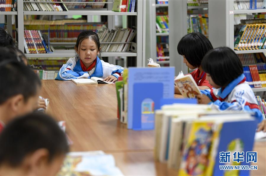 （新華全媒頭條&middot;走向我們的小康生活&middot;圖文互動）（17）23萬人的命運(yùn)轉(zhuǎn)折&mdash;&mdash;我國最大易地生態(tài)移民安置區(qū)的脫貧密碼