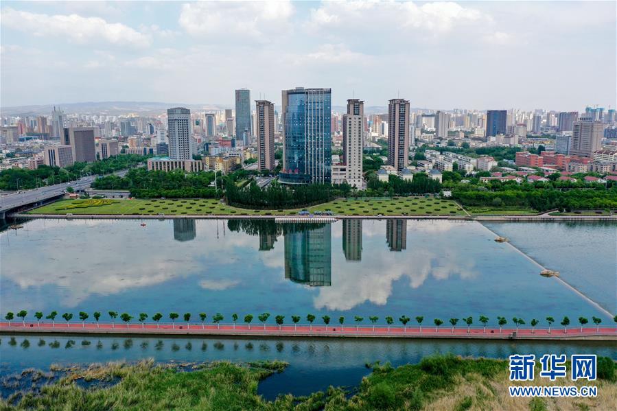 (走向我們的小康生活·圖文互動(dòng))(5)一年一個(gè)樣——再現(xiàn)“錦繡太原城”的逐夢(mèng)之旅