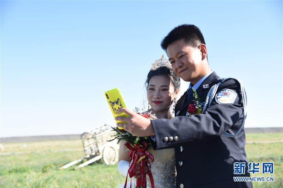 (圖文互動(dòng))(3)特寫(xiě):一場(chǎng)特殊的集體婚禮