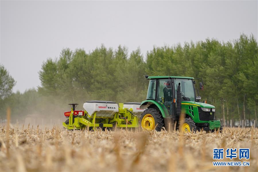 （在習(xí)近平新時(shí)代中國(guó)特色社會(huì)主義思想指引下&mdash;&mdash;新時(shí)代新作為新篇章&middot;習(xí)近平總書記關(guān)切事&middot;圖文互動(dòng)）（7）為黑土加&ldquo;油&rdquo;&mdash;&mdash;&ldquo;耕地中的大熊貓&rdquo;，我們這樣保護(hù)