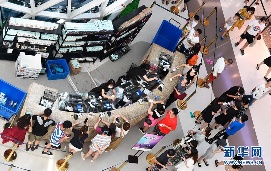 (在習(xí)近平新時(shí)代中國(guó)特色社會(huì)主義思想指引下——新時(shí)代新作為新篇章·習(xí)近平總書(shū)記關(guān)切事·圖文互動(dòng))(2)感受開(kāi)放新魅力——海南自由貿(mào)易港建設(shè)開(kāi)局觀察