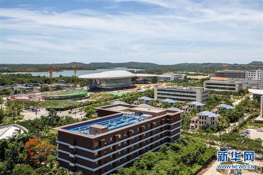 (在習(xí)近平新時(shí)代中國(guó)特色社會(huì)主義思想指引下——新時(shí)代新作為新篇章·習(xí)近平總書(shū)記關(guān)切事·圖文互動(dòng))(13)感受開(kāi)放新魅力——海南自由貿(mào)易港建設(shè)開(kāi)局觀察