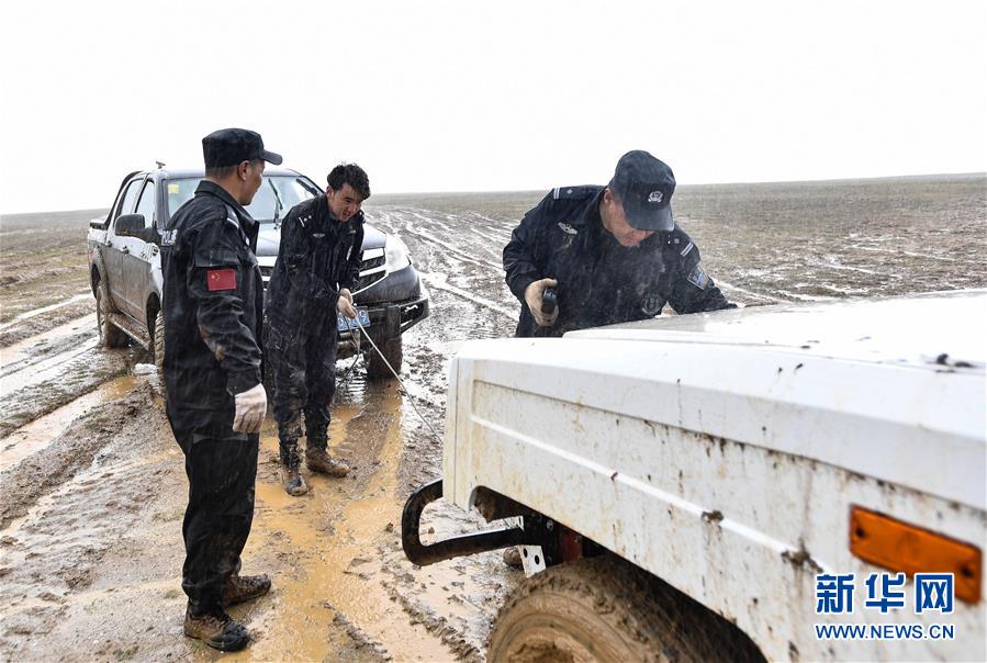 （圖文互動(dòng)）（4）記者手記：可可西里，&ldquo;挪&rdquo;向&ldquo;藏羚羊大產(chǎn)房&rdquo;的14個(gè)半小時(shí)