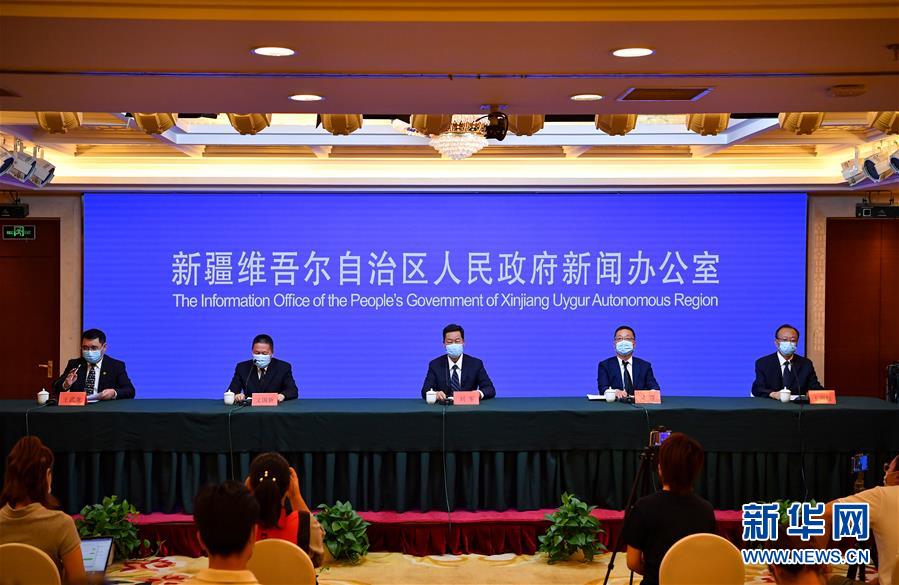 （聚焦疫情防控&middot;圖文互動(dòng)）烏魯木齊為大中專學(xué)生和特殊群體出疆開辟&ldquo;綠色通道&rdquo;