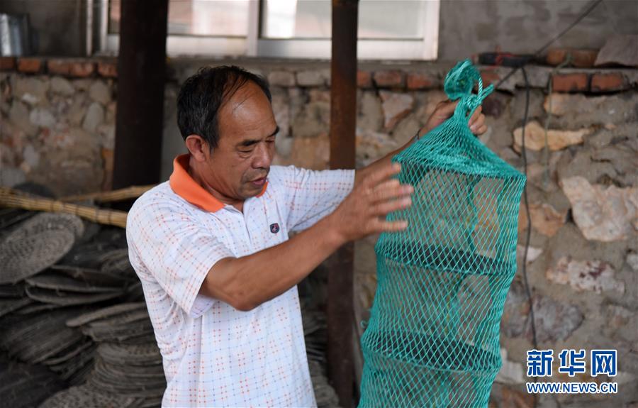 (走向我們的小康生活·圖文互動)(8)長島漁民的扇貝喜事:從請客求人買到供不應(yīng)求