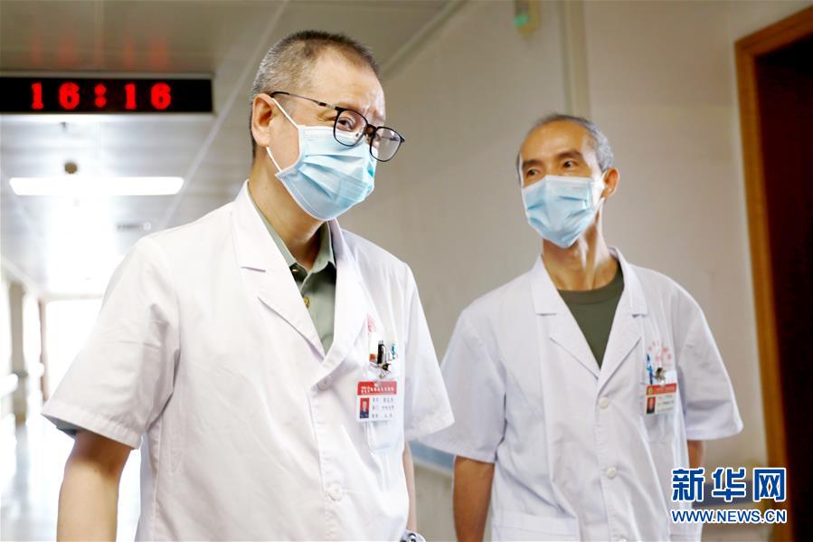 (圖文互動(dòng))(1)“老兵”抗疫——記“最美新時(shí)代革命軍人”黃文杰