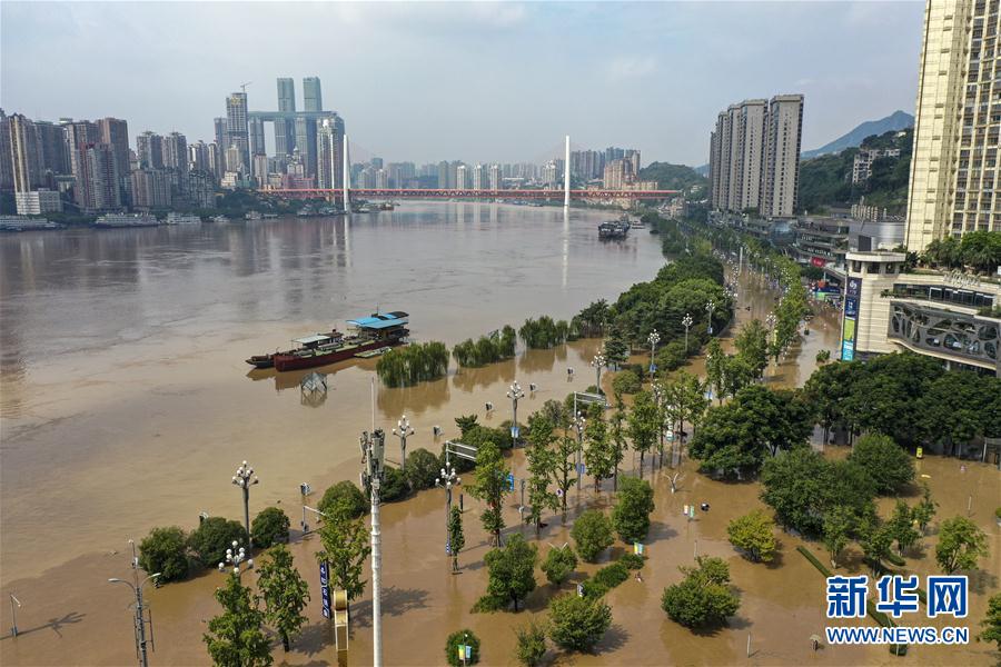 （防汛抗洪&middot;圖文互動(dòng)）（1）筑起防大汛的堅(jiān)強(qiáng)防線&mdash;&mdash;重慶防御長江、嘉陵江過境洪峰現(xiàn)場記錄