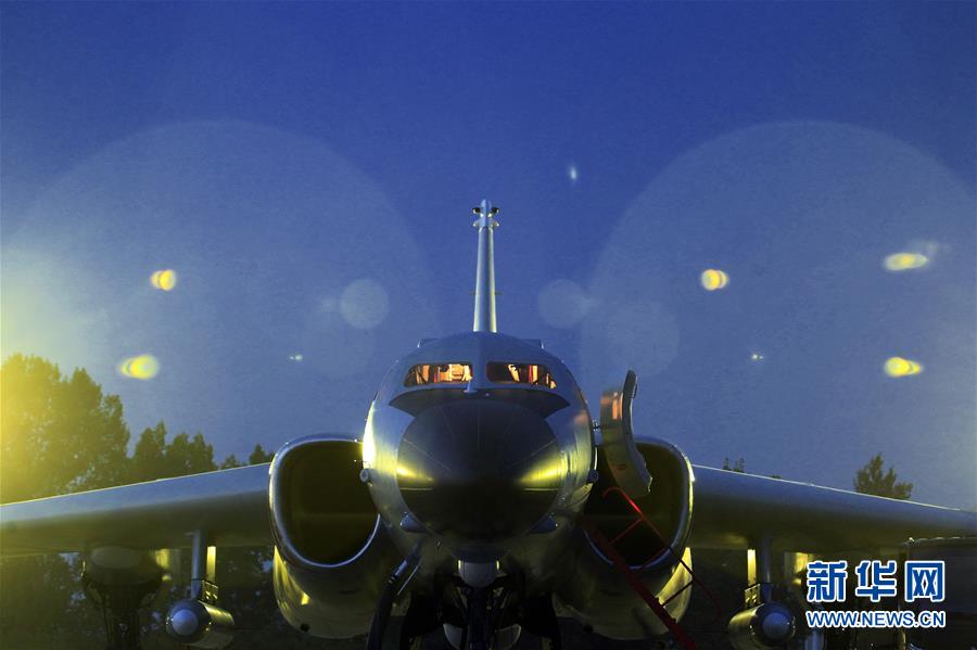 (在習(xí)近平強(qiáng)軍思想指引下·我們?cè)趹?zhàn)位報(bào)告·圖文互動(dòng))(3)雷霆“戰(zhàn)神”向戰(zhàn)而飛——空軍航空兵某師牢記囑托備戰(zhàn)打仗記事