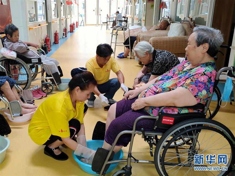 （走向我們的小康生活&middot;圖文互動(dòng)）（3）北京&ldquo;老有所養(yǎng)&rdquo;的床邊、身邊、周邊事