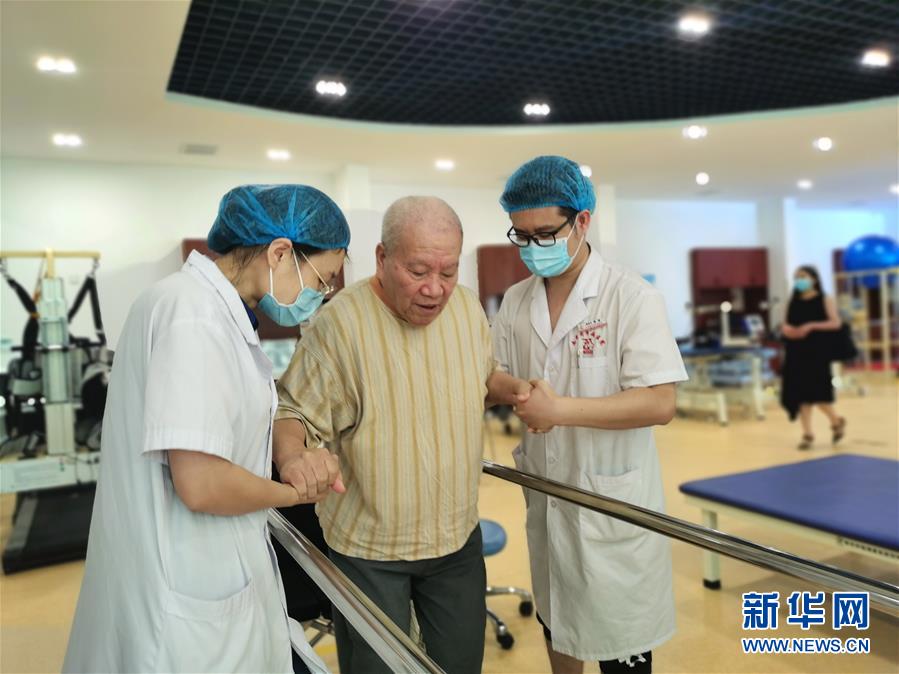 （走向我們的小康生活&middot;圖文互動(dòng)）（1）從&ldquo;老三送&rdquo;到&ldquo;新三送&rdquo;&mdash;&mdash;天津呵護(hù)&ldquo;最美夕陽(yáng)紅&rdquo;