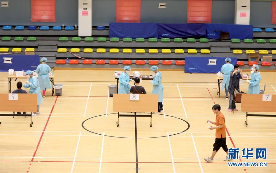 （圖文互動(dòng)）（4）&ldquo;身為醫(yī)護(hù)人員一分子，應(yīng)該出來(lái)幫忙&rdquo;&mdash;&mdash;參與新冠病毒社區(qū)檢測(cè)的香港醫(yī)護(hù)人員速寫(xiě)