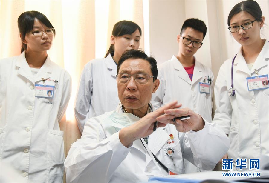（圖文互動）（5）敢醫(yī)敢言，生命至上&mdash;&mdash;記&ldquo;共和國勛章&rdquo;獲得者鐘南山