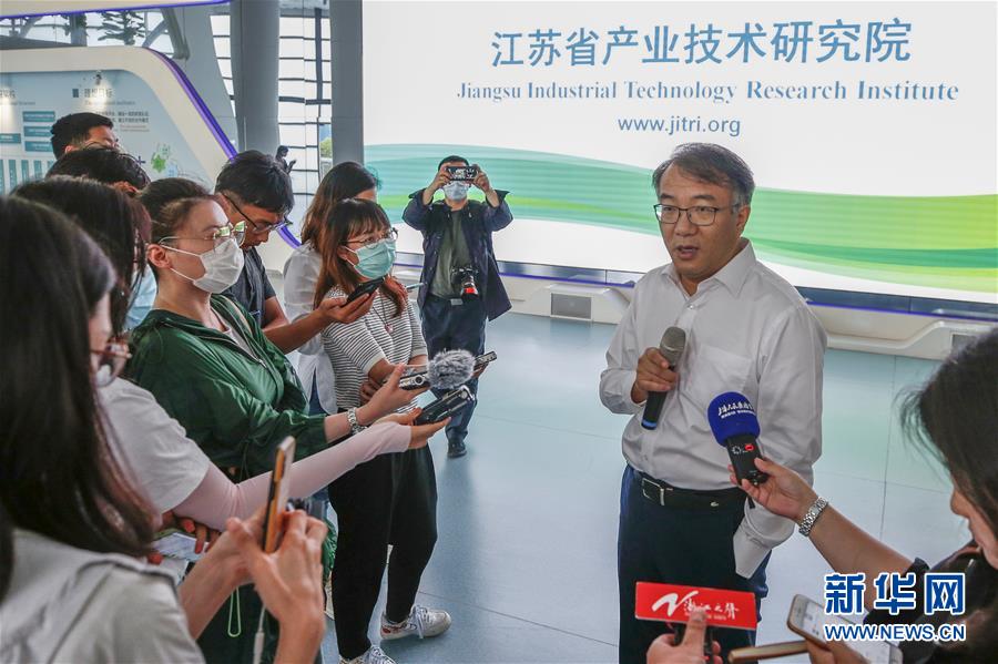 (在習(xí)近平新時(shí)代中國(guó)特色社會(huì)主義思想指引下——新時(shí)代新作為新篇章·習(xí)近平總書(shū)記關(guān)切事·圖文互動(dòng))(4)“從0到1”的堅(jiān)守與突破:攀登科學(xué)高峰的那些“一生一事”