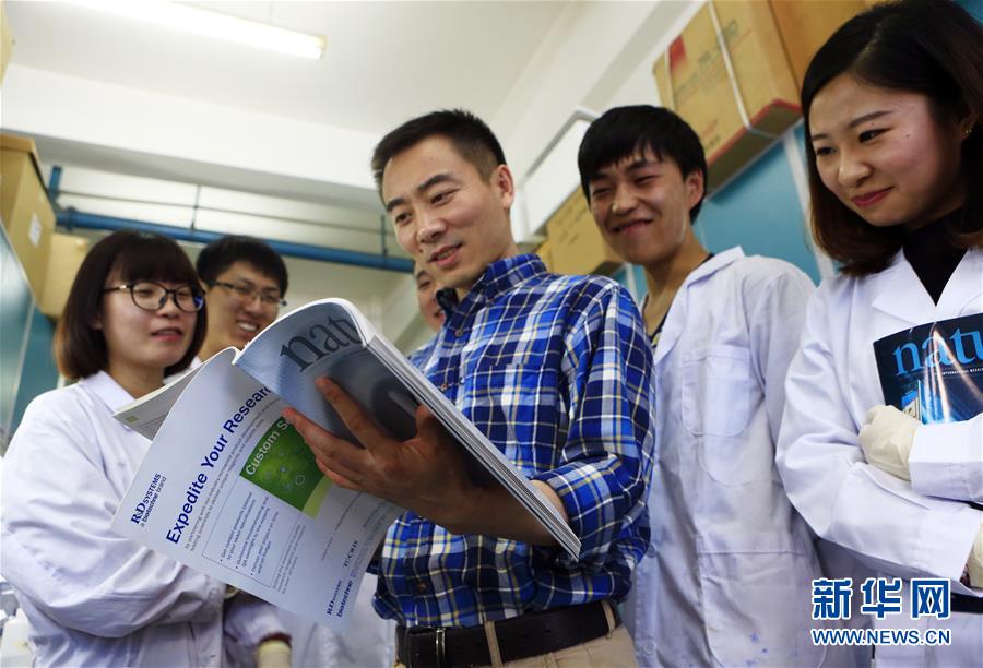 （在習(xí)近平新時(shí)代中國(guó)特色社會(huì)主義思想指引下&mdash;&mdash;新時(shí)代新作為新篇章&middot;習(xí)近平總書(shū)記關(guān)切事&middot;圖文互動(dòng)）（4）終不悔為國(guó)為民，攀高峰只爭(zhēng)朝夕&mdash;&mdash;來(lái)自科學(xué)家們的動(dòng)人故事