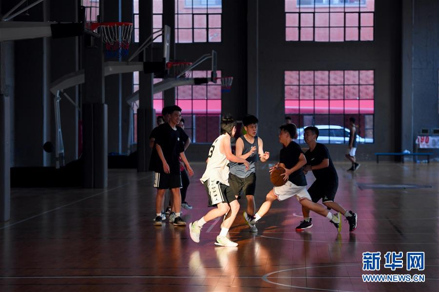 （特區(qū)40年&middot;圖文互動(dòng)）（6）老廠房變身&ldquo;夢工廠&rdquo;折射廈門經(jīng)濟(jì)特區(qū)40年變遷