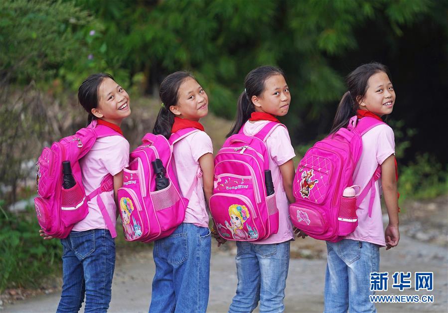 (脫貧攻堅(jiān)·圖片故事)(1)四胞胎家脫貧記